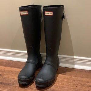 Selling gently used hunter boots
